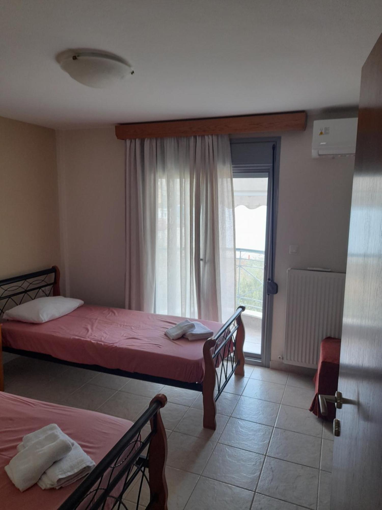 Dominikis Appartment Néa Péramos Εξωτερικό φωτογραφία